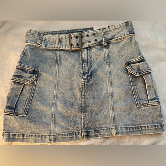 SO Dresses & Skirts - NWT SO Mid Rise Stretchy Jean Skirt With Belt And Side Pockets Sz. 13 Juniors